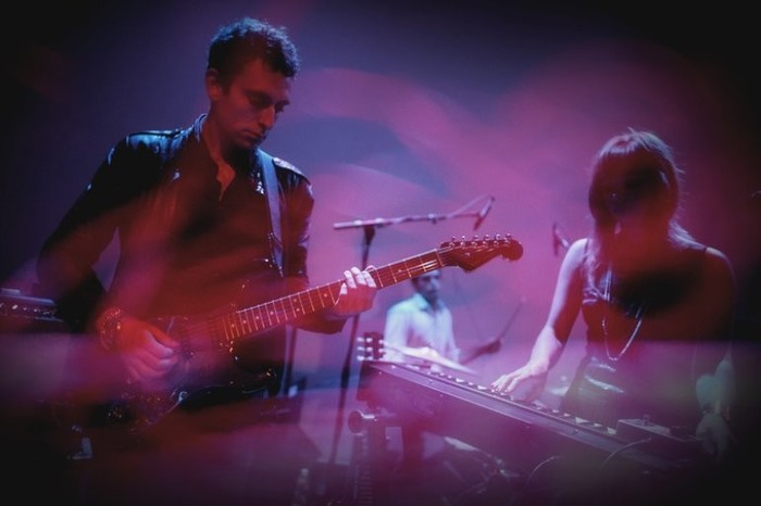 Izvajalci/CHROMATICS