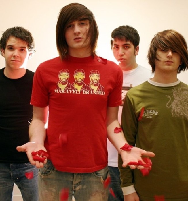 Izvajalci/CUTE_IS_WHAT_WE_AIM_FOR