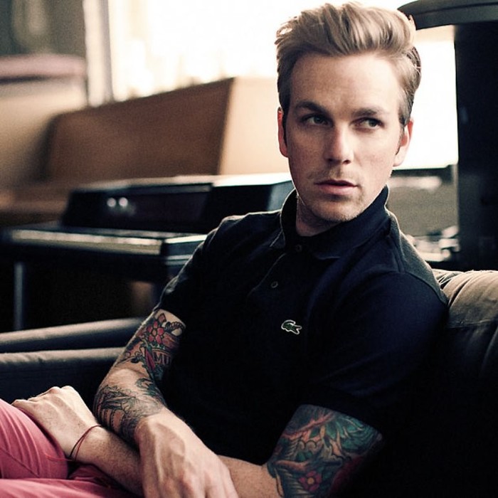 Izvajalci/GREG_HOLDEN