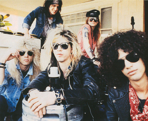 Izvajalci/GUNS_N_ROSES