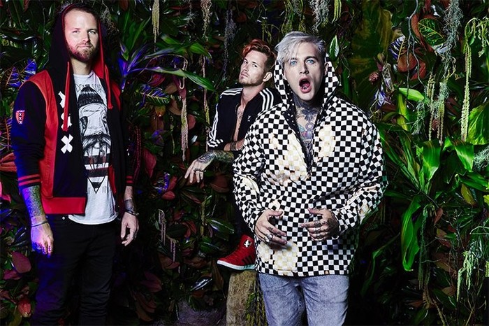 Izvajalci/HIGHLY_SUSPECT