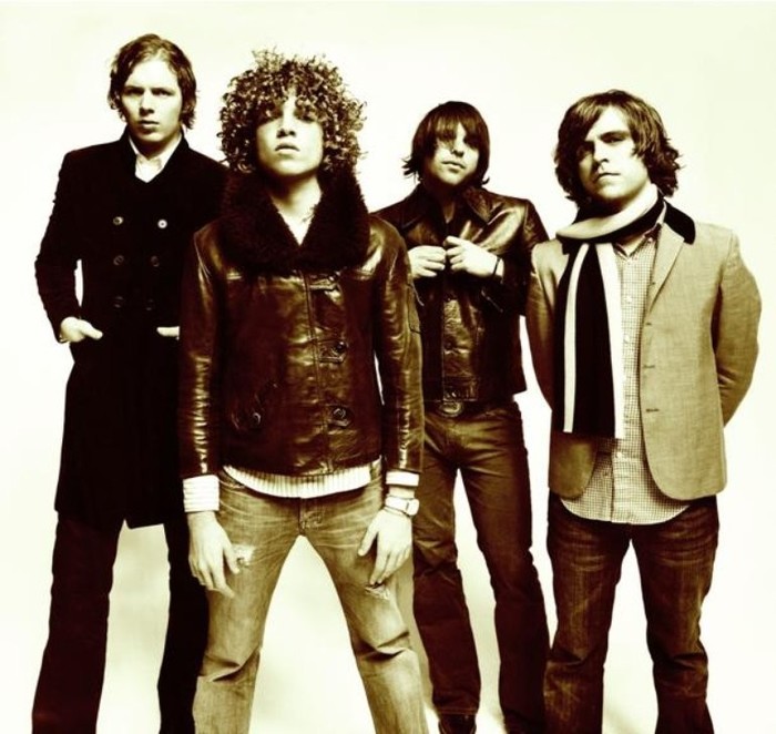 Izvajalci/HOT_HOT_HEAT