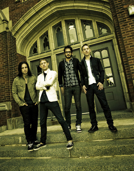 Izvajalci/MADINA_LAKE