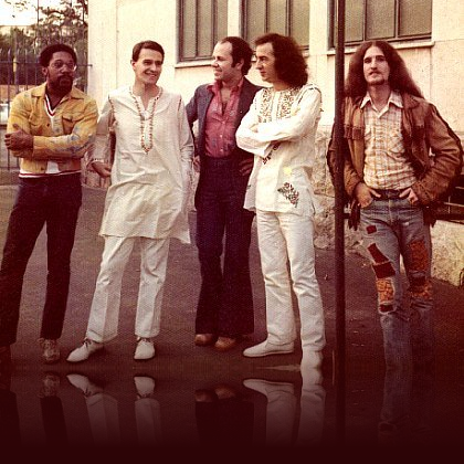 Izvajalci/MAHAVISHNU_ORCHESTRA