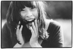 Izvajalci/MIA_ZNIDARIC