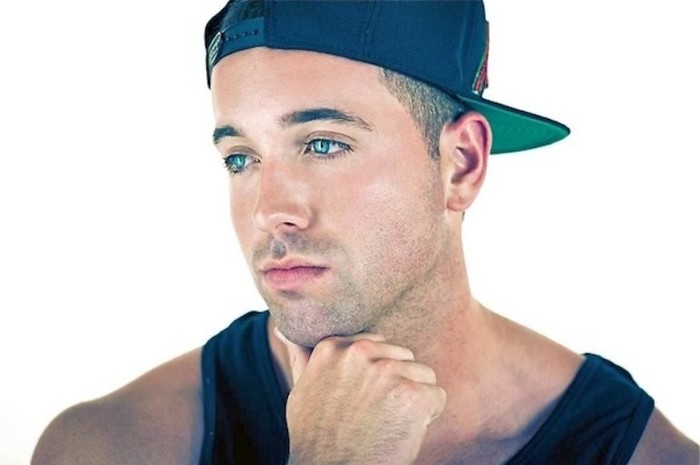 Izvajalci/MIKE_STUD
