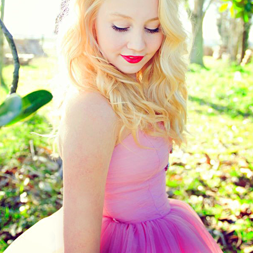 Izvajalci/RAELYNN