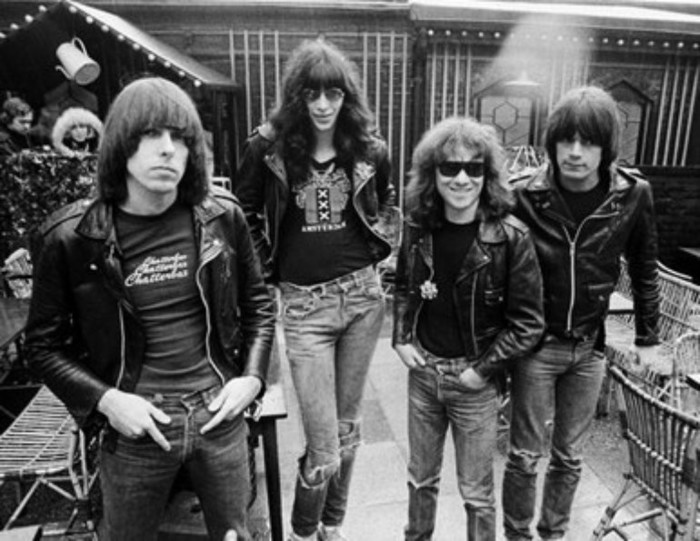 Izvajalci/RAMONES