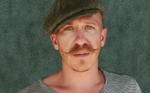 Izvajalci/Screen_Shot-02-23_at_10.19.34