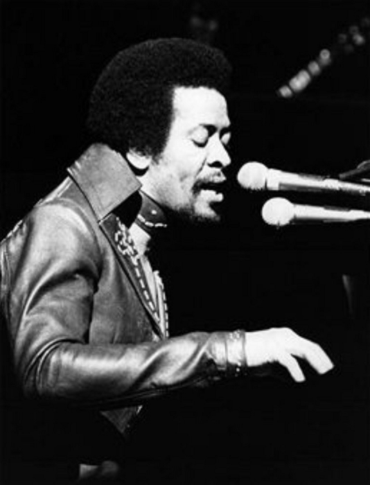 Izvajalci/Screen_Shot-04-26_at_14.50.37