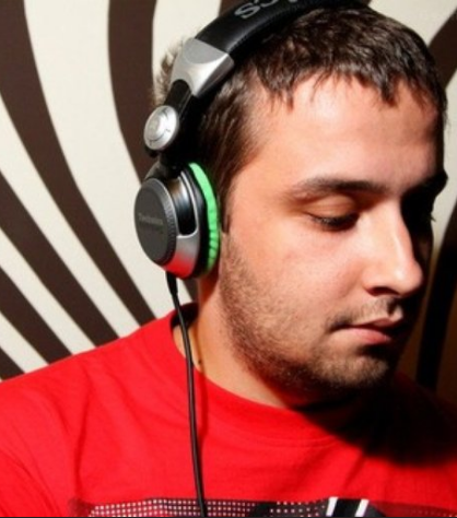 Izvajalci/Screen_Shot-06-01_at_11.08.32