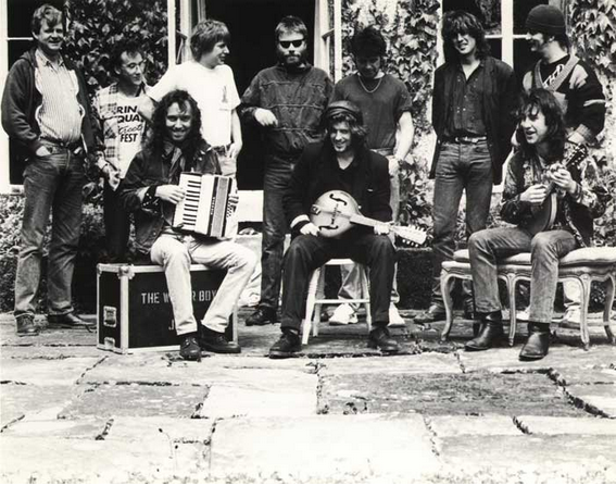 Izvajalci/Screen_Shot-08-25_at_10.03.48