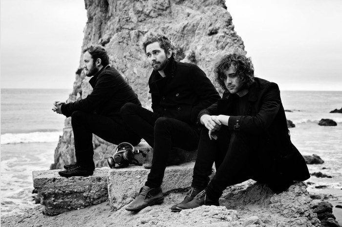 Izvajalci/TheMothAndTheFlame_2