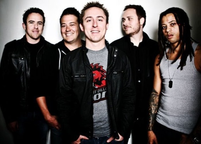 Izvajalci/YELLOWCARD