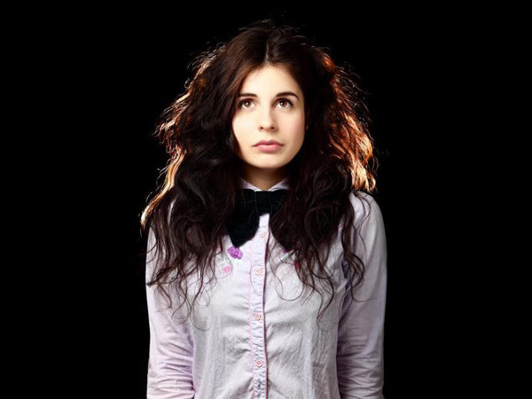 Izvajalci/annabel-jones-600x450