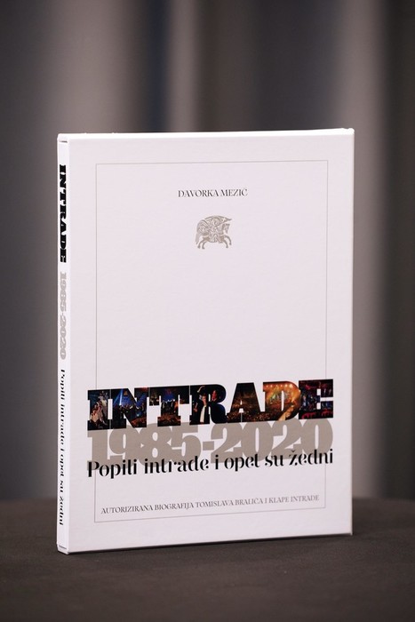 Davorka Mezić: Klapa Intrade 1985-2020 - Popili intrade i opet su žedni