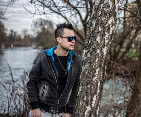 Omar Naber – Poseben dan