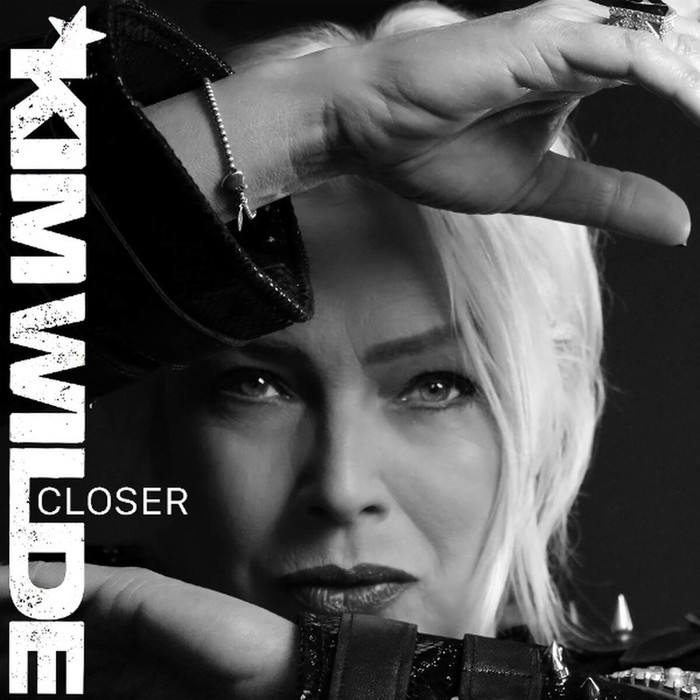 Closer (Deluxe)